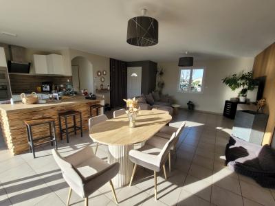 Large Detached Villa With Swimming Pool