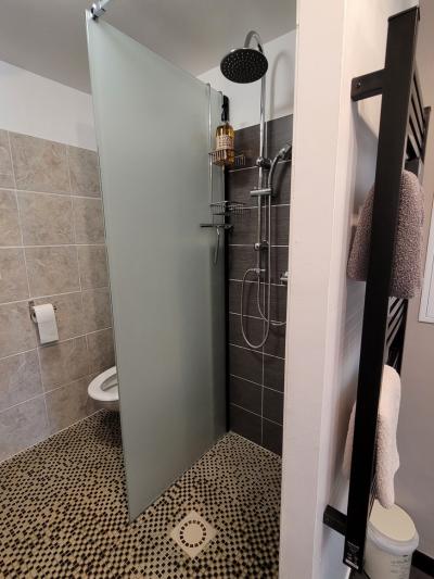 Immaculate Villa with Independent Guest Gite and Pool