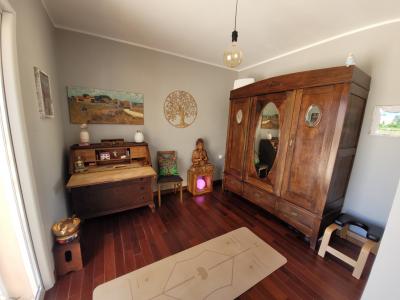 Immaculate Villa with Independent Guest Gite and Pool