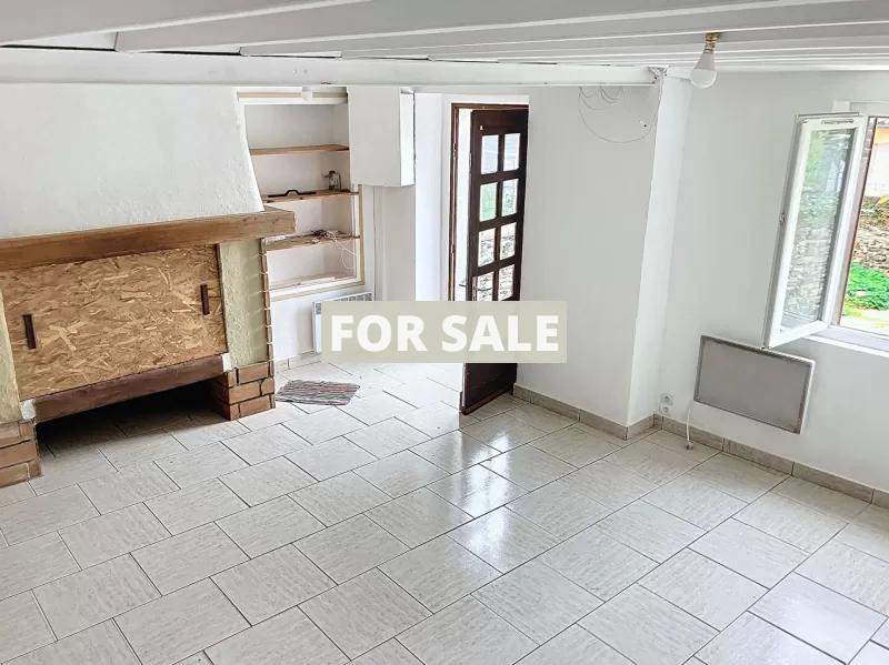 Traditional House with Garden