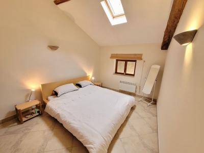 Pretty Character Stone House, Fully Furnished With Courtyard