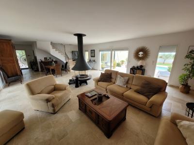 Superb Spacious Bastide-Style Villa with Pool