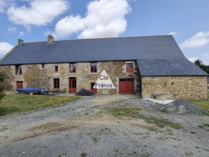 Detached Country House with Outbuilding