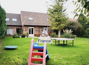 Well Appointed Detached House with Garden