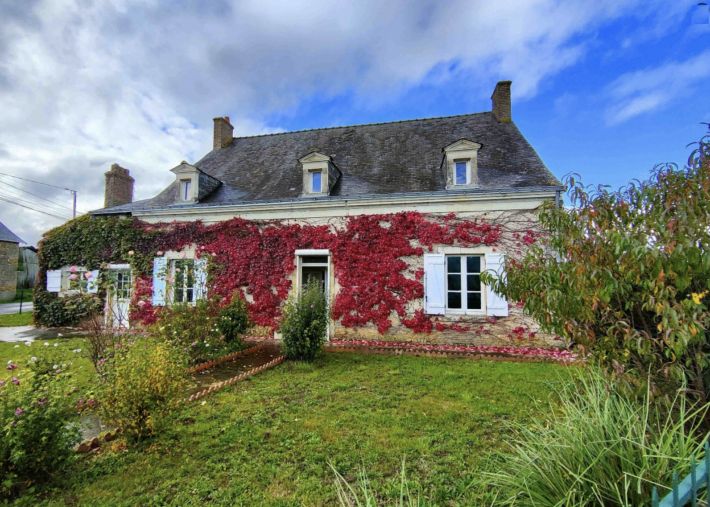 Main Photo of a 2 bedroom  Country House for sale