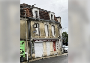 Building with Apartment and Business Opportunity