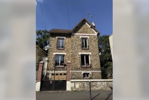 Detached House with Garden