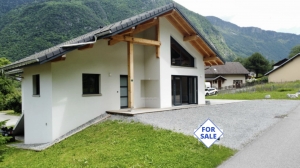 Detached House with Garden by Ski Resorts