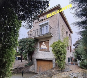 Town House with Neat Garden