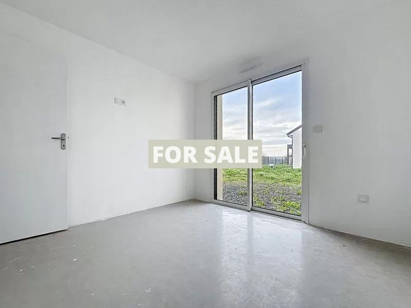 New Build Detached House with Garden