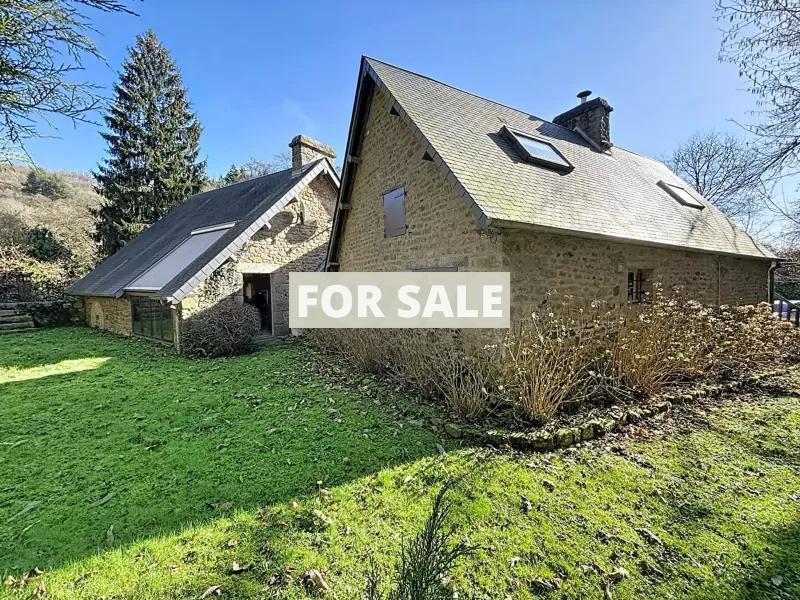 Detached Country House with Landscaped Garden