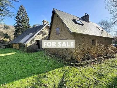 Detached Country House with Landscaped Garden
