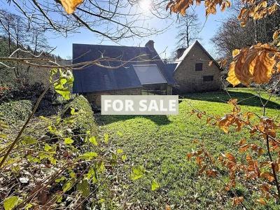 Detached Country House with Landscaped Garden