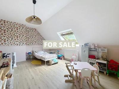 Detached House with Landscaped Garden Close to the Coast