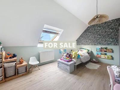 Detached House with Landscaped Garden Close to the Coast