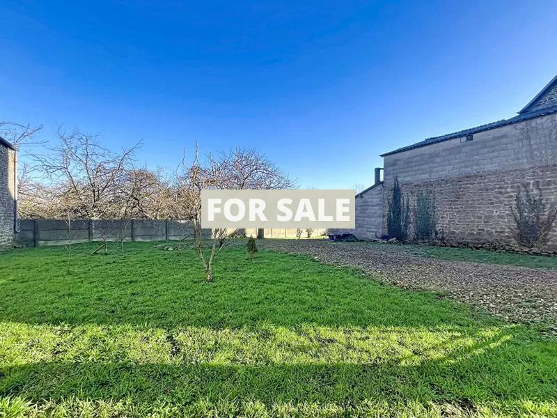 Town House in Good Order with Garden