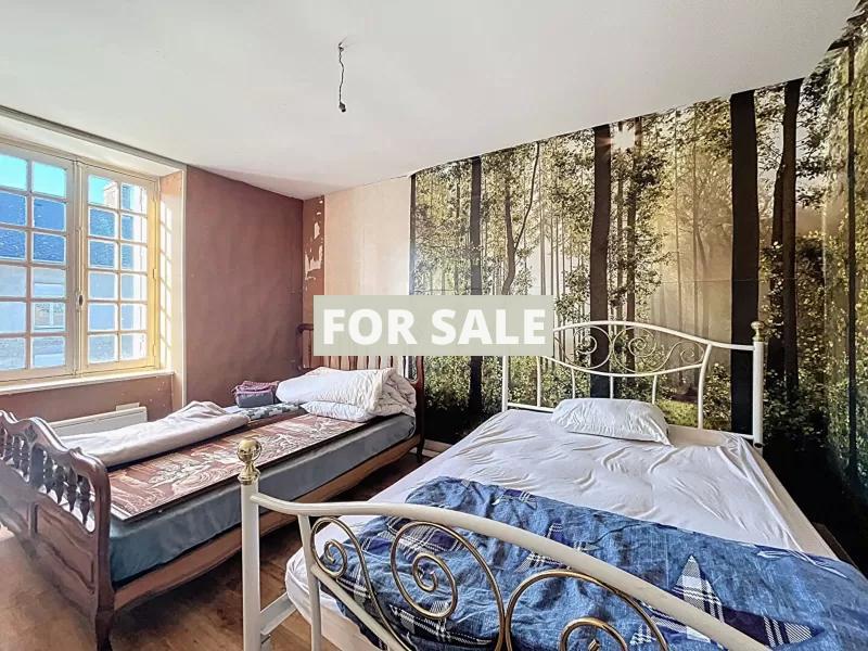 Town House in Good Order with Garden