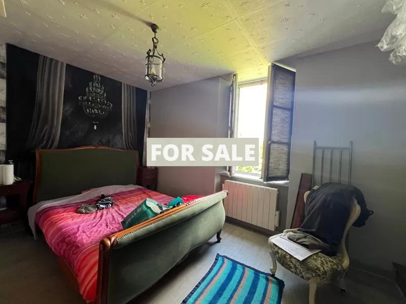 Town House in Good Order with Garden