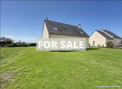 Detached House with Landscaped Garden
