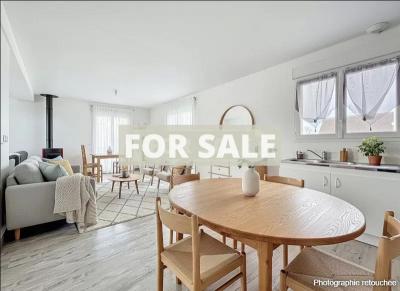 Detached House with Landscaped Garden