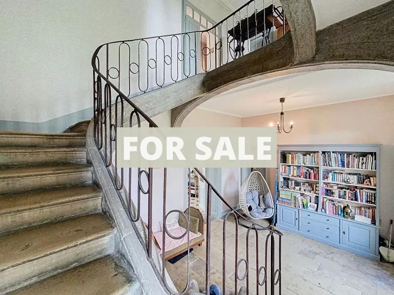 Main Photo of a 4 bedroom  Mansion for sale