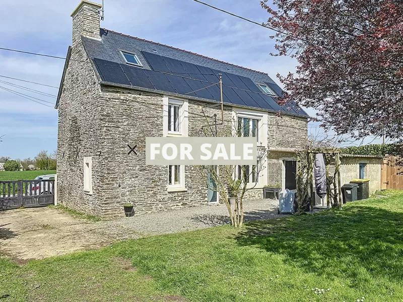 Main Photo of a 4 bedroom  Country House for sale
