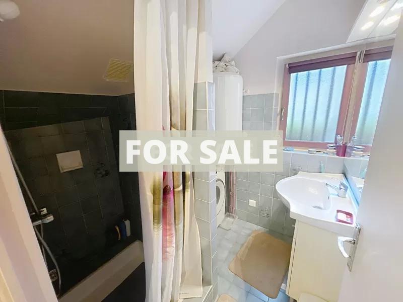 Detached House with Lovey Garden