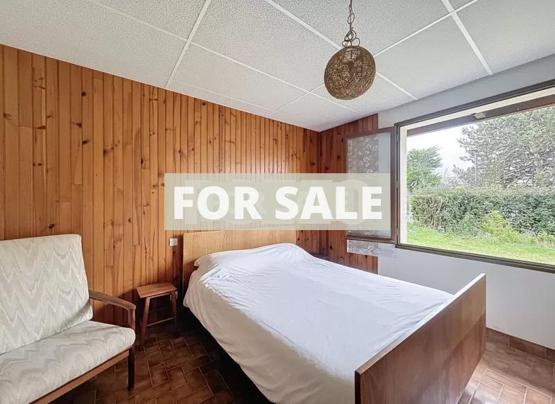 Detached House with Garden Close to the Coast