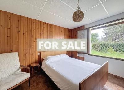 Detached House with Garden Close to the Coast