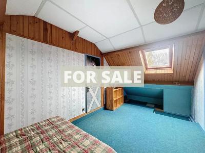 Detached House with Garden Close to the Coast