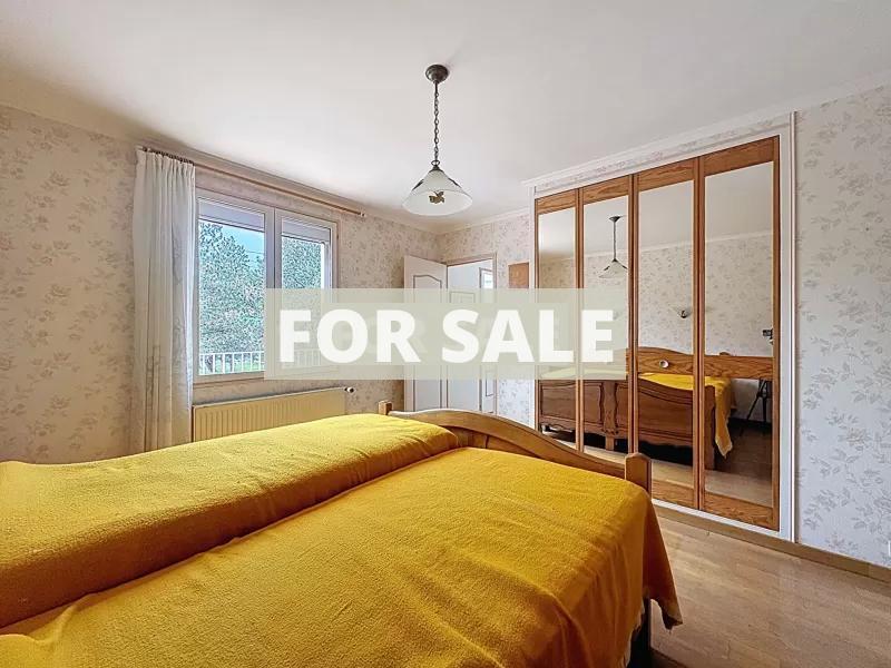 Detached House with Garden Close to the Coast