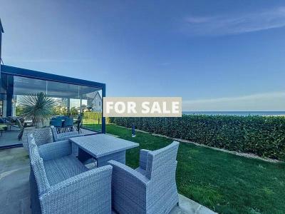 Contemporary Coastal House with Open Sea Views