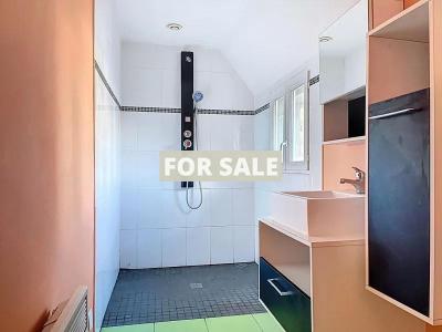 Two Houses with Garage in Good Location