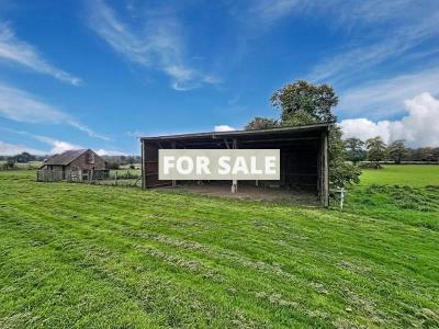 Detached Country House with Outbuilding
