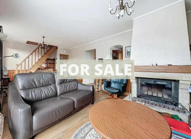 Detached House with Landscaped Garden