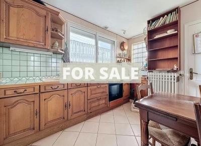 Detached House with Landscaped Garden