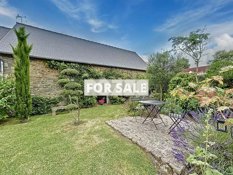 Detached House with Garden by the Coast
