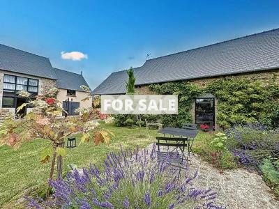 Detached House with Garden by the Coast