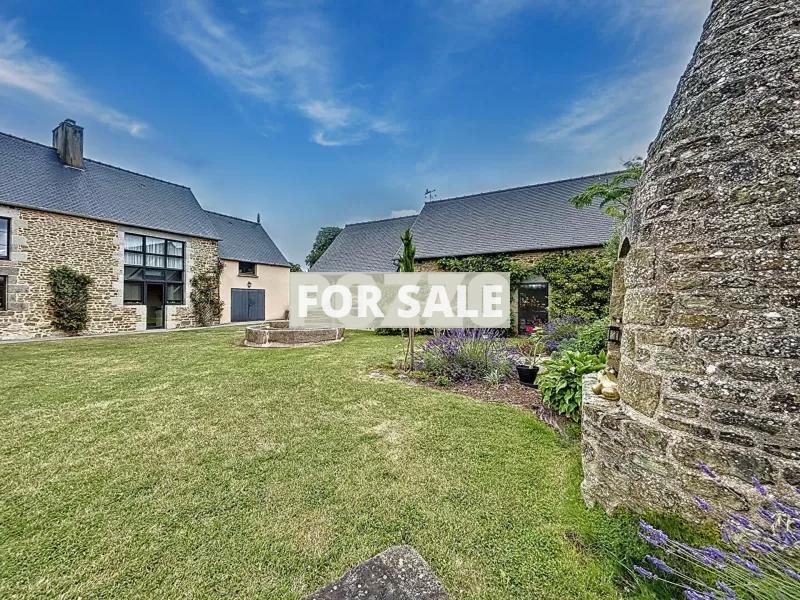 Detached House with Garden by the Coast