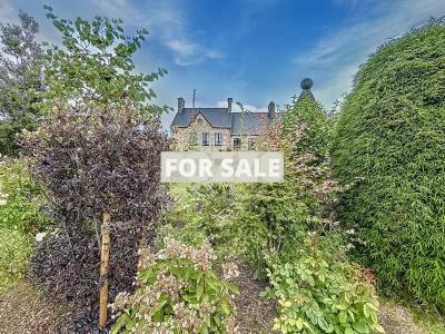 Detached House with Garden by the Coast