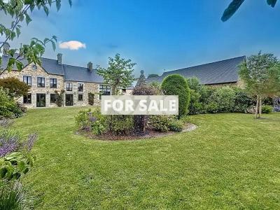 Detached House with Garden by the Coast