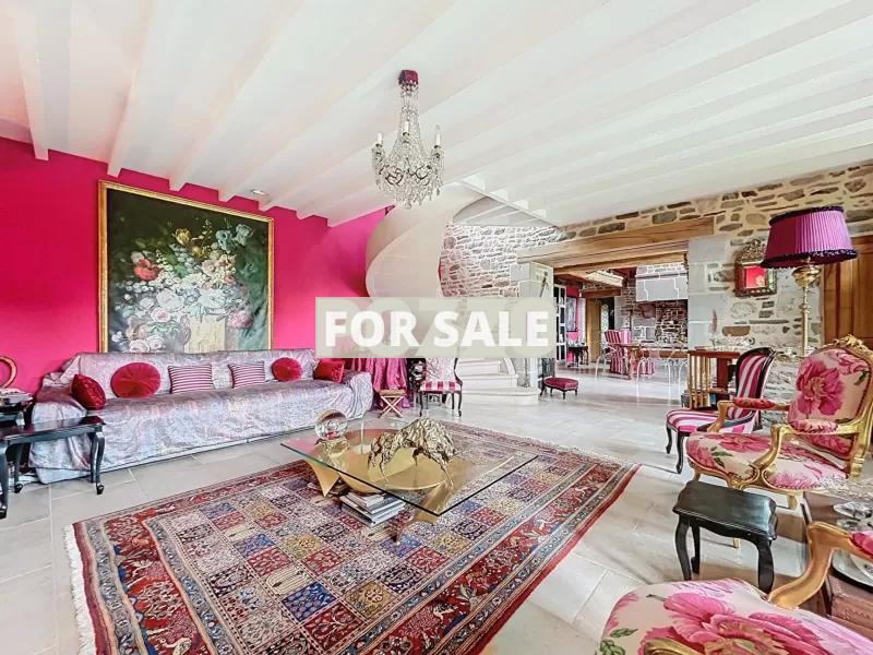 Detached House with Garden by the Coast