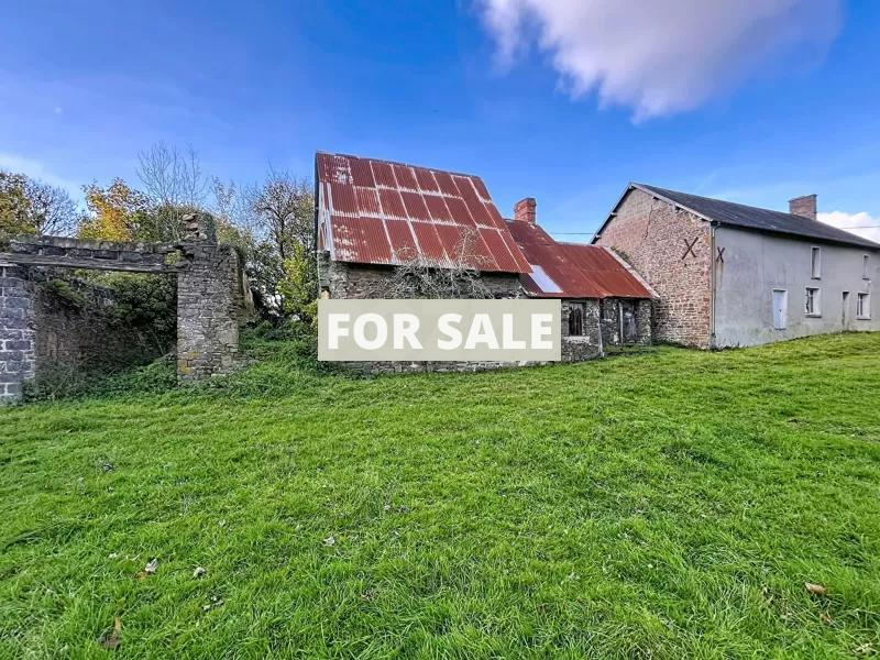 Detached Country House with Outbuilding