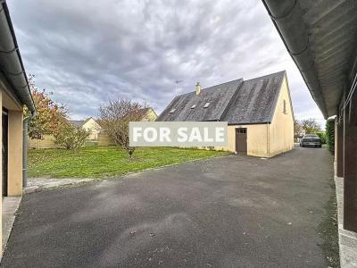 Detached House with Garden by the Coast