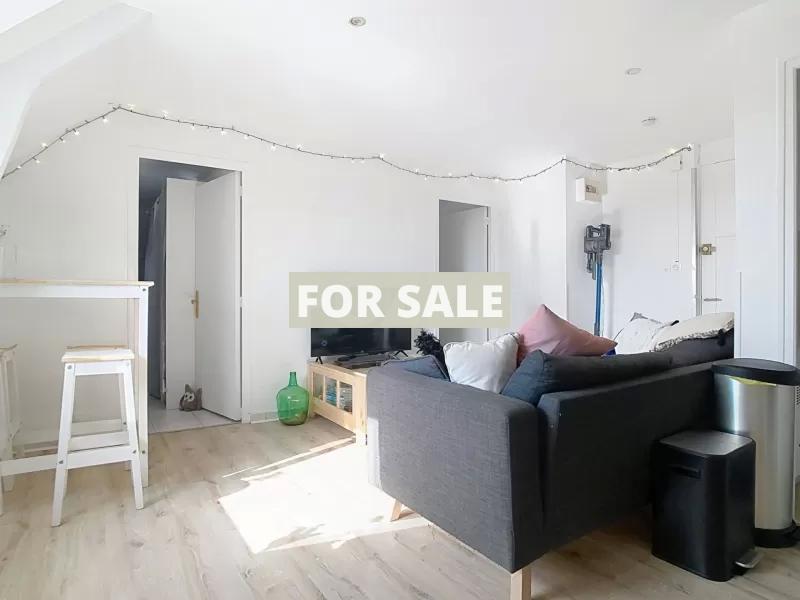 Town House Divided into Two Apartments