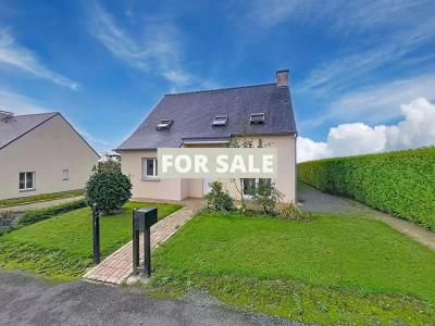 Modern Detached House with Lovely Garden