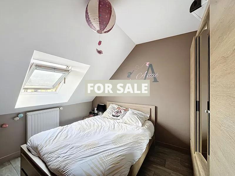 Modern Detached House with Lovely Garden