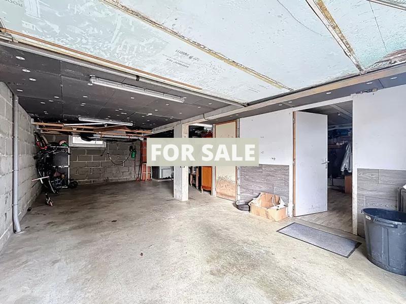 Modern Detached House with Lovely Garden