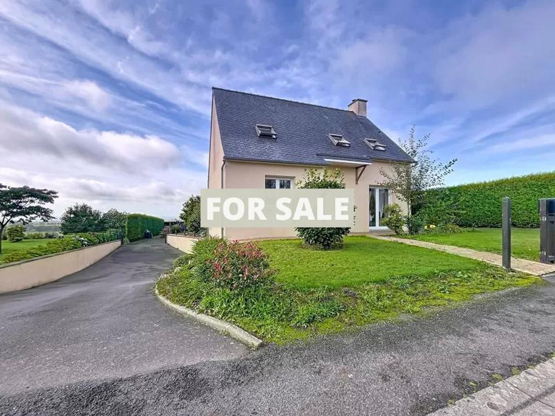 Modern Detached House with Lovely Garden