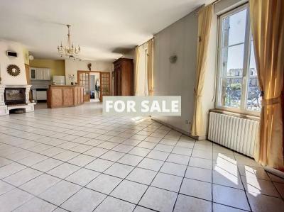 Huge House with Flexible Accommodation